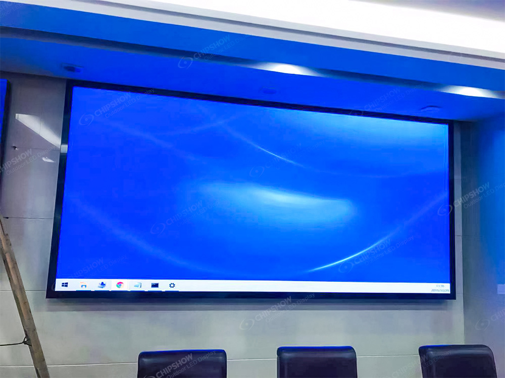 Tela de exibição de passo pequeno interno