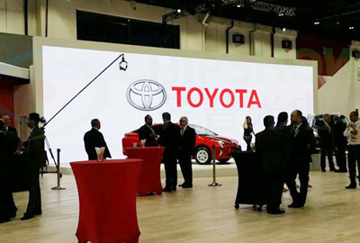 Visor LED interno C-MAX P3 no Dubai Auto Show
